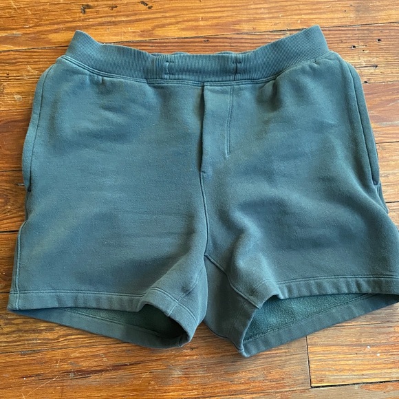 lululemon athletica Men's Athletic Shorts in Dark Green - Picture 1 of 4